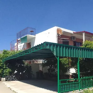 apartment-luka-trogir.hotels-in-trogir.com/